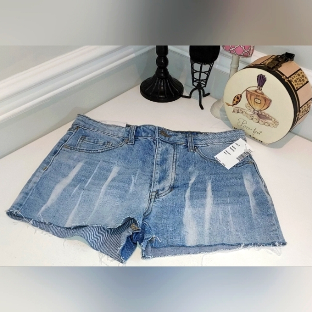 BP. Light Wash Blue Jean Shorts with White Wash Size 28 NWT